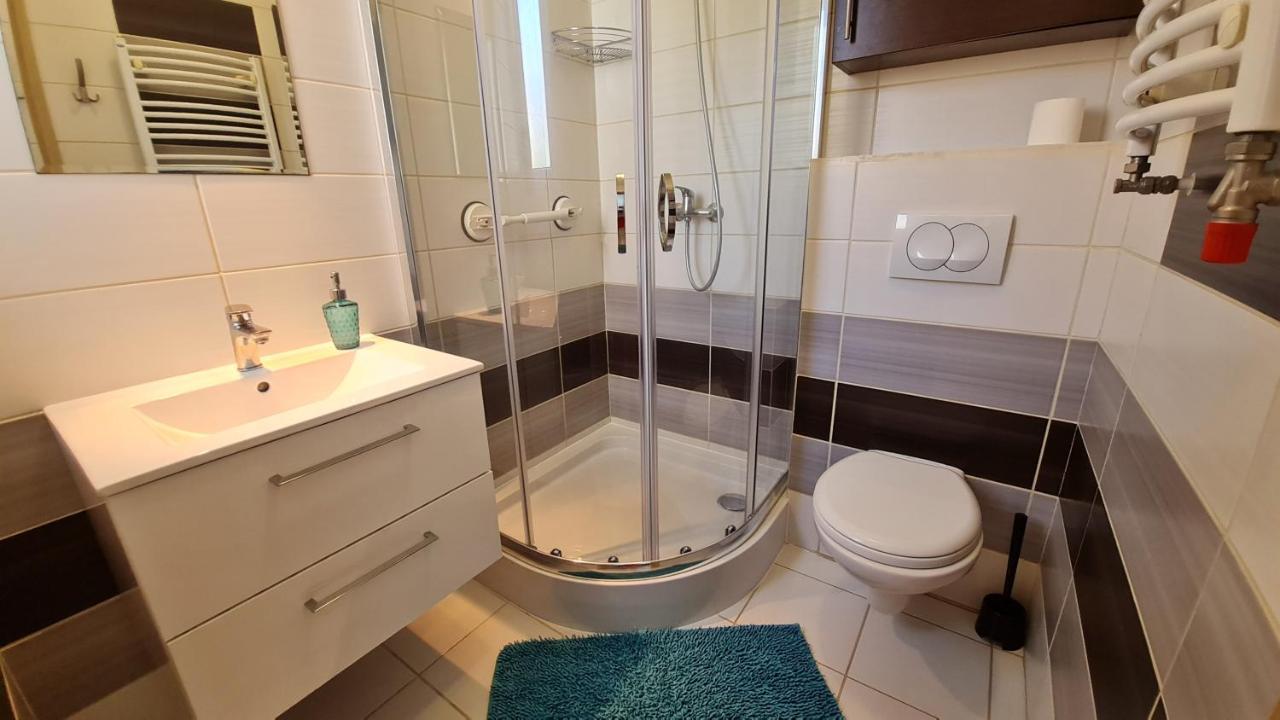 Bela - Pokoje Z Aneksami I Apartamenty Kolberg Exterior foto